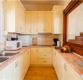 5 bedroom villa with pool, near Acharavi, sleeps 9